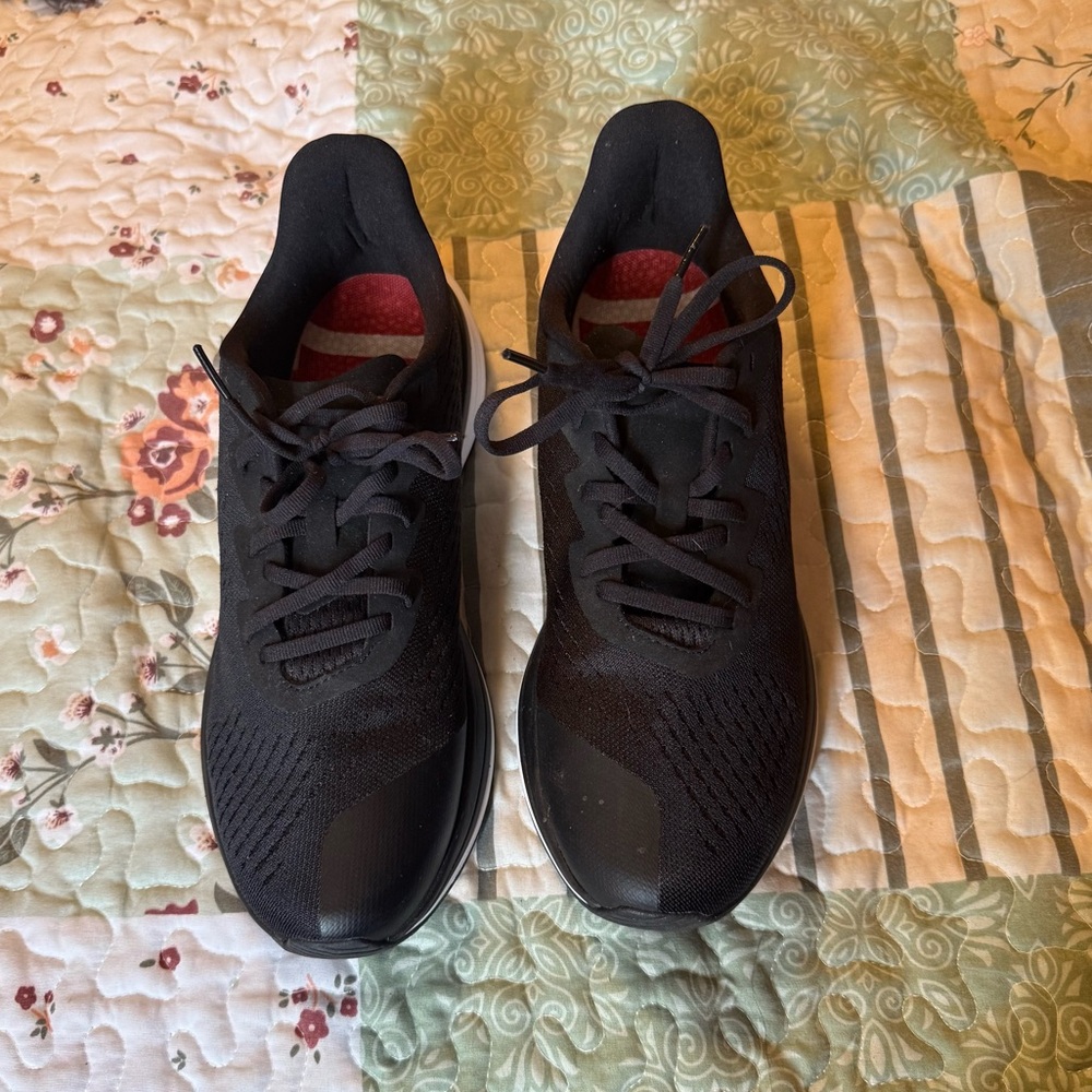 Black Men's Lane Eight Athletic Shoes